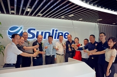 以點(diǎn)到面強(qiáng)力輻射 長(zhǎng)亮科技上海平臺(tái)運(yùn)營(yíng)中心今日掛牌成立